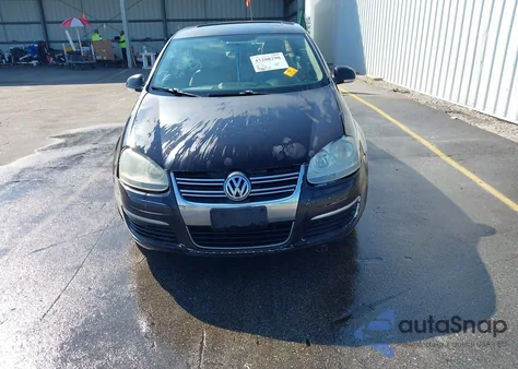 2009 Volkswagen Jetta Se/Sel z USA, uszkodzony, nr VIN 3VWRZ71KX9M059201